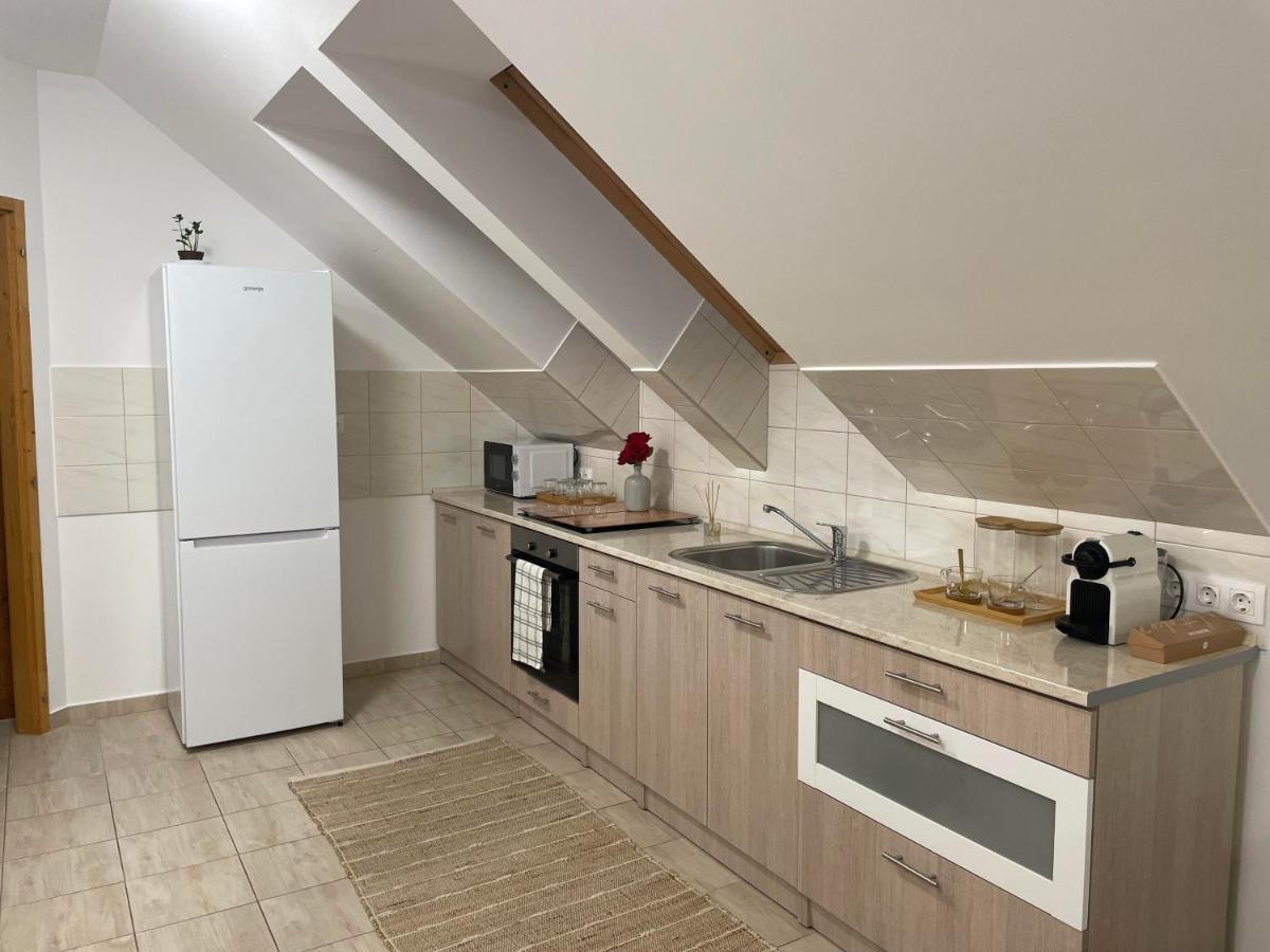 Taverna Apartman モノル エクステリア 写真